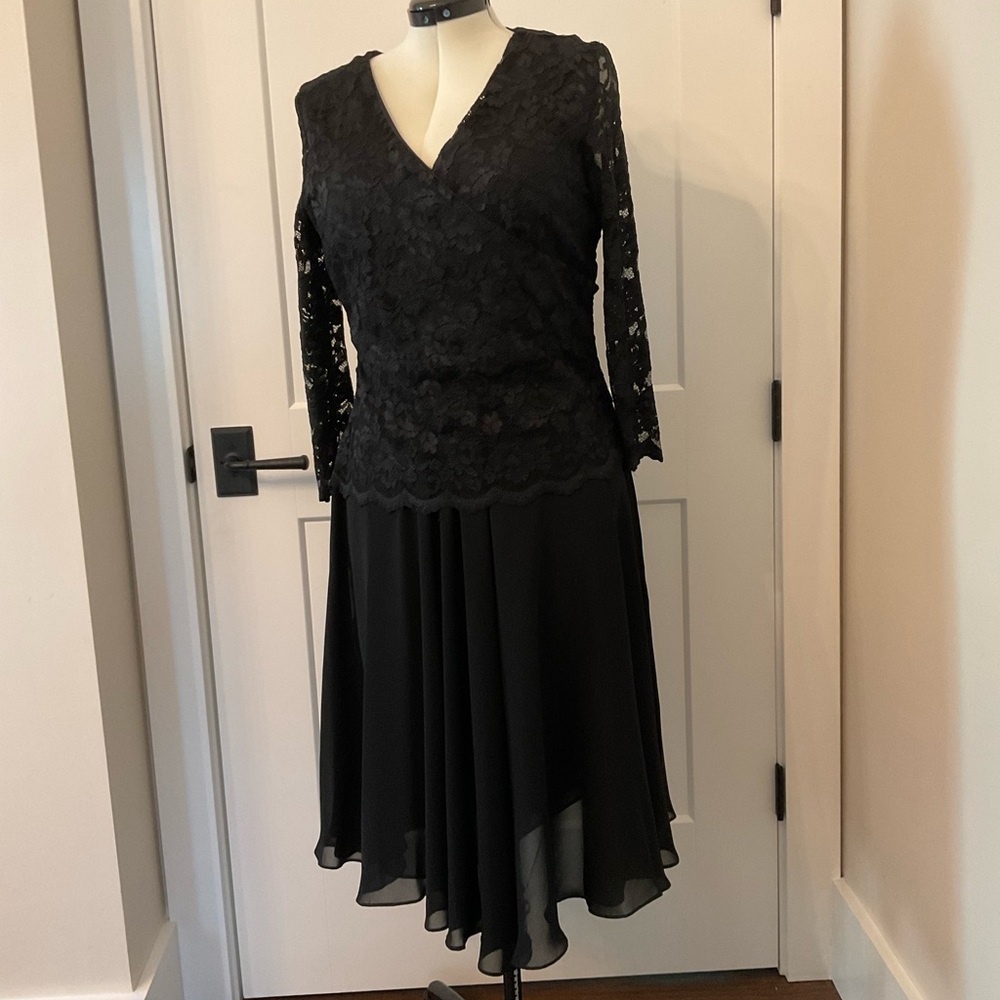 Donna Rocco Black Lace/Chiffon dress Size 16